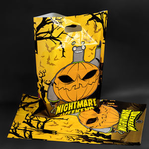 Sacs de courses en plastique personnalisés de haute qualité pour Halloween, sacs cadeaux de festival avec poignées découpées et votre propre logo - Product Image 2