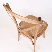 Chaise X de bistrot en bois massif de hêtre blanc empilable de haute qualité pour l'extérieur, idéale pour la location et les mariages