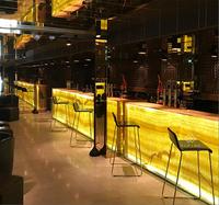 Comptoir de bar éclairé au design moderne et actuel avec garantie de 10 ans pour hôtel, centre commercial et boîte de nuit