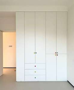 Ventas de liquidación, auténtica <span class=keywords><strong>madera</strong></span> <span class=keywords><strong>maciza</strong></span> multicapa, nuevos <span class=keywords><strong>muebles</strong></span> de dormitorio chinos, juegos de armarios, moderno, plegable, portátil para Hotel - Product Image 4