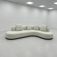 Canapé modulaire en cuir courbé gris clair moderne à trois places, rembourrage en éponge, ensemble de meubles durables et confortables