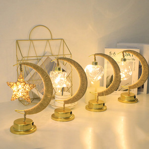Nueva Lámpara Decorativa LED de Ramadán <span class=keywords><strong>para</strong></span> EID Mubarak, Decoración <span class=keywords><strong>para</strong></span> el Hogar con Diseño de Luna y Estrella, Lámpara de Mesa de Hierro con Diseño de Luna y Estrella de Estilo Nórdico - Product Image 1