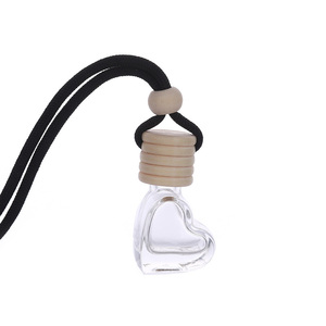 Diffuseur d'arômes en forme de cœur 6 ml à suspendre pour rétroviseur intérieur – Flacon de parfum - Product Image 1