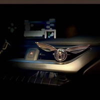 Ornement de voiture très vendu : diffuseur de parfum pour voiture à ailes dorées, décoration de la console centrale, diffuseur de parfum pour voiture, placement de la sortie d'air en métal