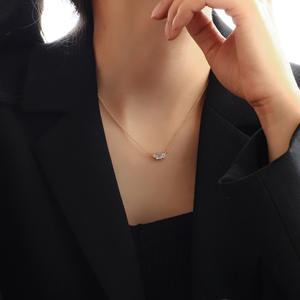 Elegante collar con colgante de Latón chapado en oro de 18 quilates para mujer 5A Zircon Charm con forma geométrica Estilo de moda para regalos - Product Image 5