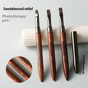 Pinceau à ongles en nylon à tête plate large, manche en bois, virole en aluminium, logo gravé, pour la peinture au gel UV - Product Image 3