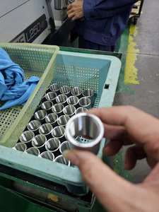 Services de fraisage CNC de précision professionnels de haute qualité sur mesure en 3D, usinage de l'acier inoxydable et de l'aluminium au Vietnam - Product Image 3