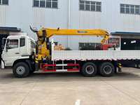 Grue à flèche droite Dongfeng à huit roues arrière Chengli Changwei de 12 tonnes à 4 sections