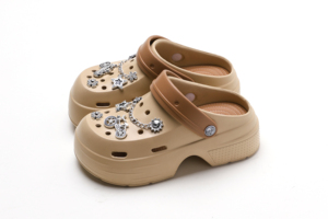 Factory Price EVA Women's <strong>Closed</strong> <strong>Toe</strong> Summer Flat Sandals Comfortable Autumns Clogs <strong>Mules</strong> Recyclable Waterproof Fashionable - Product Image 3