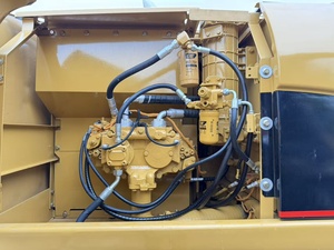 Excavadora Usada Caterpillar 320C Modelo 2020, Motor y Transmisión en Buen Estado, Rendimiento de Excavación Estable, Capacidad de Cucharón de 1.2m para Carga de Piedra - Product Image 2