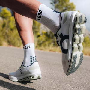 Design Custom Running Sport Sock Respirável Knitted Athletic Sock Custom Logo Sport Sock para homens e mulheres - Product Image 1