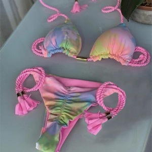 Ensemble bikini 2 pièces <span class=keywords><strong>SIFU</strong></span> de haute qualité pour femme, nouveau style européen-américain 2025, motif floral triangulaire fendu, maillot de bain respirant - Product Image 1