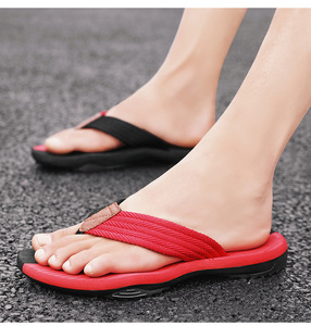 Sandales décontractées pour hommes, style chevrons, nouvelle collection été, à enfiler, antidérapantes, pour l'extérieur et la plage - Product Image 1