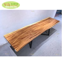 Mesa de Comedor de Madera de Nogal Natural con Borde Vivo, Mesa de Salón con Patas de Metal