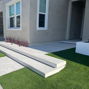Gazon artificiel vert d'aspect naturel de haute qualité haute densité ignifuge étanche PP Simulation gazon pour cour jardin - Product Image 1