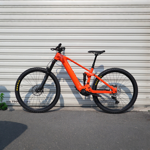 จักรยานเสือภูเขา Road Classic Mid E-bike ระบบกันสะเทือนเต็มรูปแบบ โครงคาร์บอน ล้อ 29 นิ้ว ระบบขับเคลื่อนด้วยมอเตอร์ไฟฟ้า เบรกดิสก์ไฮดรอลิก 11 สปีด สำหรับผู้ใหญ่ สีแดง Scarlet Wi - Product Image 1