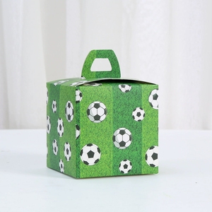Boîtes à dragées sur le thème du football avec poignée, en carton <span class=keywords><strong>blanc</strong></span>, pour anniversaires, jours <span class=keywords><strong>de</strong></span> match, contenants pour friandises <span class=keywords><strong>de</strong></span> football - Product Image 3