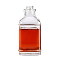 Botol anggur Mini 50ml kustom botol kaca Vodka wiski kecil minuman keras dengan tutup sekrup logam
