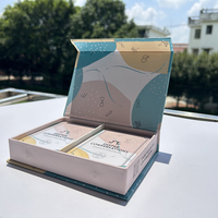 Jeu de cartes de conversation personnalisées OEM, 2 jeux de cartes avec boîte à couvercle magnétique, logo personnalisé imprimé, cartes de jeu de dialogue pour couples