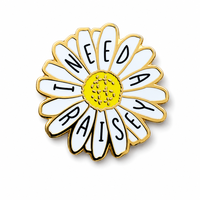 Pins de revers personnalisés en forme de cœur, en métal plaqué or, émail dur, couleur personnalisée, soyeux, pour le bien-être quotidien, qualité supérieure