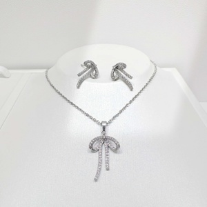 Juego de collar y aretes de plata 925 con diamantes y lazo, chapado en oro, con circonitas, para novias, de lujo, para bodas. - Product Image 2