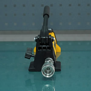 משאבה הידראולית ידנית קלה משקל, פעולה יחידה, דו-מהירותית, P142 10000Psi/700 בר - Product Image 5