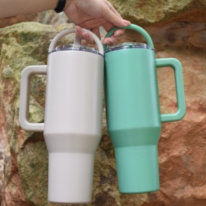 Tasse de voyage isolée étanche 30oz gobelet à café en paille à rabat en acier inoxydable avec poignée - Product Image 5