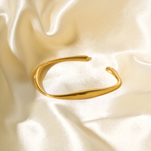 Bracciale Rigido Aperto a Polsino da Donna all'Ingrosso con Design Irregolare a Onda Placcato in <span class=keywords><strong>Oro</strong></span> 18k in Acciaio Inossidabile Novità - Product Image 3