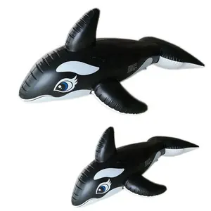 Balena dei giocattoli gonfiabili del bambino variopinto adorabile