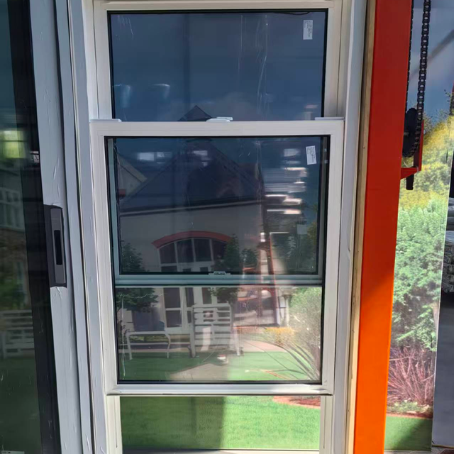 American Double Hung UPVC Window Modern Style Tempered Glass For Residential Buildings
