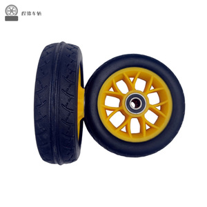 Pneu en caoutchouc massif de 6 pouces jaune et noir Cheng Jin Vehicles pour roue de tondeuse à gazon et réservoir d'eau usée - Product Image 2