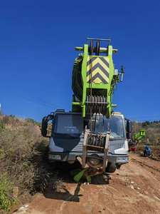 Grue sur camion Zoomlion ZAT2000 d'occasion, 80 tonnes, moteur Weichai, modèle 2018, hauteur de levage 48 m - Product Image 2