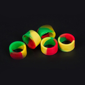 Manchon antidérapant en silicone super élastique pour canne à pêche, accessoires de canne, design multicolore - Product Image 1
