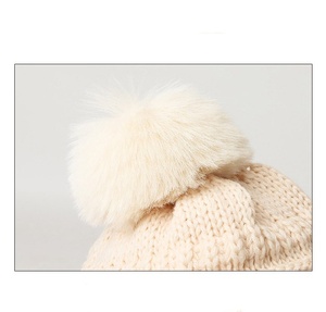 Mũ Mùa Đông Với Lông Bóng Thời Trang Dệt Kim Hat Cho Phụ Nữ Womens Đan Mũ Mùa Đông Mũ Bán Buôn Mùa Đông Đan Tùy Chỉnh Nhãn Tag Hat - Product Image 4