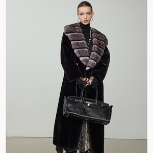 <span class=keywords><strong>Pelliccia</strong></span> Personalizzata Vintage Originale <span class=keywords><strong>di</strong></span> Visone Zibellino <span class=keywords><strong>Nero</strong></span> <span class=keywords><strong>con</strong></span> Cintura e <span class=keywords><strong>Collo</strong></span> a Mantella in Zibellino - Product Image 2