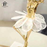 Sculpture Fille Danseuse Dorée Nordique Moderne pour Intérieur de Salon, Accessoires de Décoration de Bureau de Luxe pour la Maison