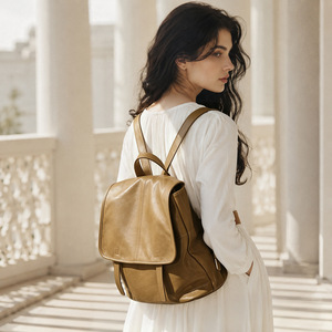 Sac à dos messager en cuir véritable personnalisé, cuir tanné végétal, grande capacité, sac à dos décontracté pour femmes, pour le travail et les trajets quotidiens - Product Image 4