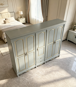 Armario Tradicional de 5 Puertas con Detalles Dorados, Armario de MDF con Puertas Abatibles, Diseño Antiguo, Muebles de Dormitorio de Gran Capacidad - Product Image 6