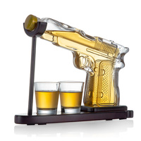 Venta al por mayor pistola personalizada whisky decantar vidrio conjunto jarra botella de licor contenedor dispensador decantador de whisky con vaso de chupito