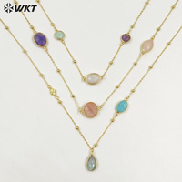 WT-N1519 Magnifique collier à trois couches pour femmes, plaqué or 18 carats, avec plusieurs pierres précieuses naturelles et breloques en coquillages métalliques