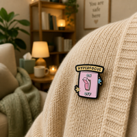 Pin de esmalte Hyperfocus con interruptor de luz de encendido/apagado, broche lindo Kawaii, insignia de regalo para TDAH y neurodivergentes, venta al por mayor