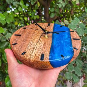 Reloj de Pared de Resina y Madera de Lujo que Combina Encanto Rústico Hecho a Mano con Diseño Contemporáneo para un Uso Funcional y Decorativo - Product Image 5