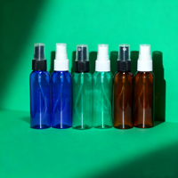 Luxe 30ml 60ml 100ml 150ml 250ml 300ml 500ml Ambre Blanc Noir Vert Bleu En Plastique Pet Brouillard Vaporisateur avec Bouchon En Or