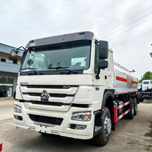 Camion-citerne à carburant diesel Sinotruk Howo 20 mètres cubes 6X4 à prix avantageux, camion-citerne à huile à vendre - Product Image 2