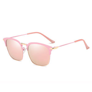 Lunettes de soleil polarisées carrées tendance pour femmes, protection UV, personnalisables avec logo, idéales pour le cyclisme - Product Image 3