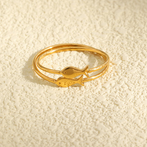 <span class=keywords><strong>Bague</strong></span> fine en forme de poisson, or 18 carats PVD, acier inoxydable, style minimaliste unique pour <span class=keywords><strong>femme</strong></span>, tendance chic au quotidien - Product Image 4