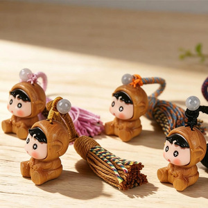 สีทองไม้จันทน์ดินสอสีทอง Shin Chan พวงกุญแจพู่แบบชิ้นเปลือยจี้ไม้ของขวัญสร้างสรรค์แบบพกพาสำหรับกระเป๋าหรือกุญแจ - Product Image 4