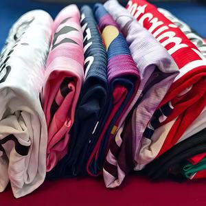 Maglie da Calcio Retrò Personalizzate di Alta Qualità all'Ingrosso, Migliori Magliette da Calcio con Tecnologia Automatizzata, Maglia di <span class=keywords><strong>Ronaldo</strong></span> - Product Image 6