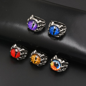 Bagues pour hommes gothiques punk colorées, bagues vintage à griffes de démon et de dragon, bijoux masculins - Product Image 1