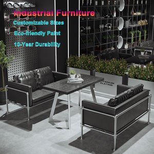 Set Tavolo e Sedie Personalizzato di Lusso per Bar e Bistrot, Stile Industriale in Metallo per Caffè e Ristoranti, Seduta per Uso Esterno - Product Image 1